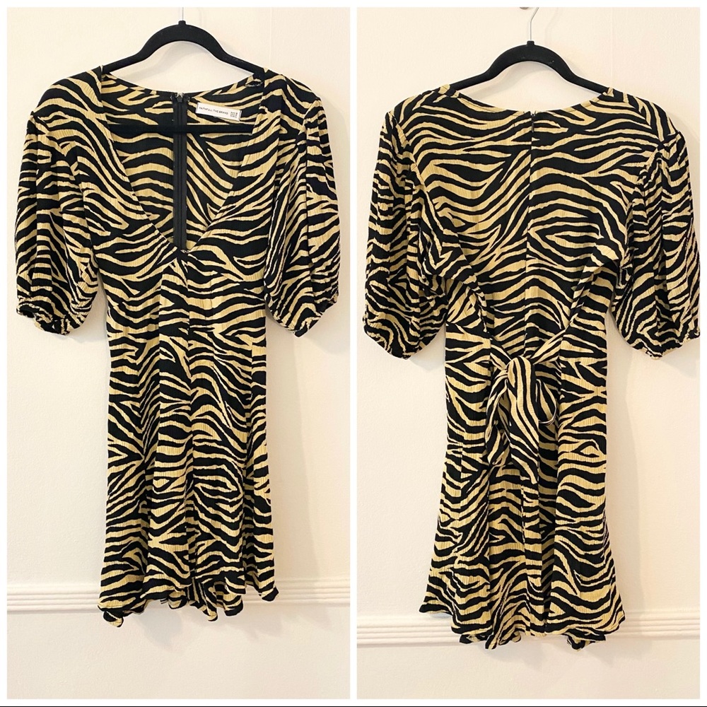 Faithfull the Brand Ilia Mini Dress Size Large - Picture 2 of 6
